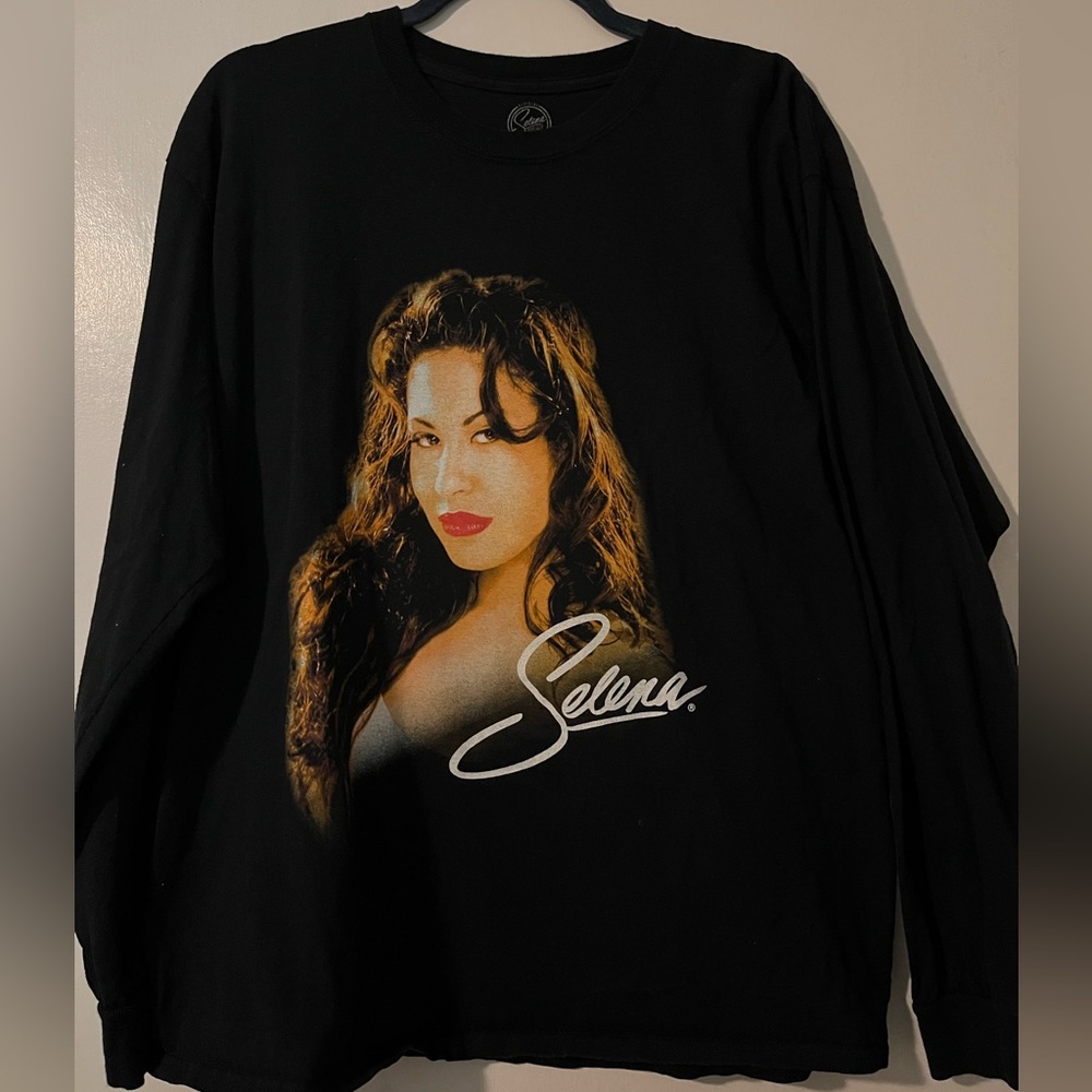 UNISEX Selena Quintanilla Shirt